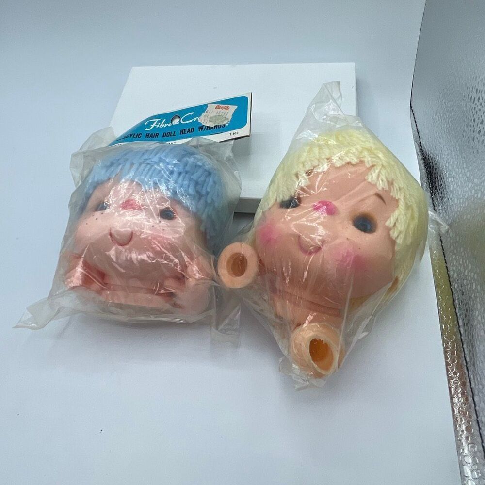 Lot of 2 Vintage Fibre-Craft doll heads and hands
